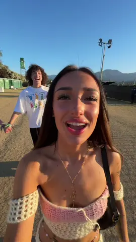 coachella vlog 1 6-9 pm HAHA 🎡🎡@bobbyblandino @Dylan Laurent @timmymorriss @Laura Saponara @matthew maxfield 