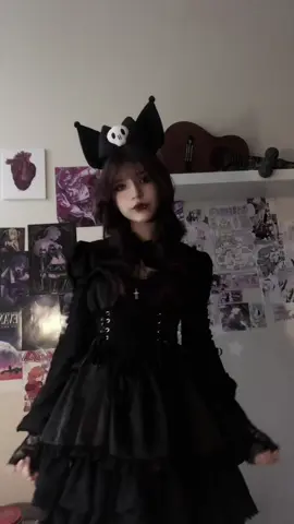 @💉Finn💕 i love this dance :3 now just need a duet from @☆🎸sera 🎸☆  #kuromi #kuromicos #kuromicosplay #sanrio #hellokitty #cosplay 