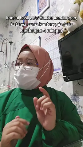 jangan sedih dulu ya, memang blighted ovum bertahan di dlm rahim antara usia kandungan 8-13 mggu, tergantung kondisi bunda nya masing2.. tp kalau 4 minggu terlalu dini, sabar dulu, selama tdk ada perdarahan banyak, boleh terus di evaluasi sampai krg lebih 10 minggu, untuk nunggu janin muncul dan tentunya berdasarkan anjuran dr dokter kandungan mu #BIDAN 