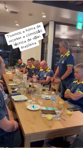 #voleibolfemenino comissão técnica de vôlei brasileira #comidabrasileira🇧🇷 no #japao🇯🇵 #churrasco #carnes #brazasteakhouse🇯🇵 #nishio #japanesefood #tudo #brasileirospelomundo 