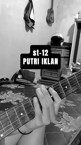 kalo rame ntar di buatin tutor intronya #putriiklan #st12 #lewatberanda #foryoupage #fypシ #coversong 