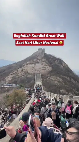 RAMEE POLL DAHH 😭. Ini gimana turunnya dahh manteman 😭.. #TembokChinaSepi #TembokChina #GreatWallOfChina #TembokBesarChina #SandyInChina #WisataChina #RekomendasiWisata #TravelingChina #KehidupandiChina #GreatWall