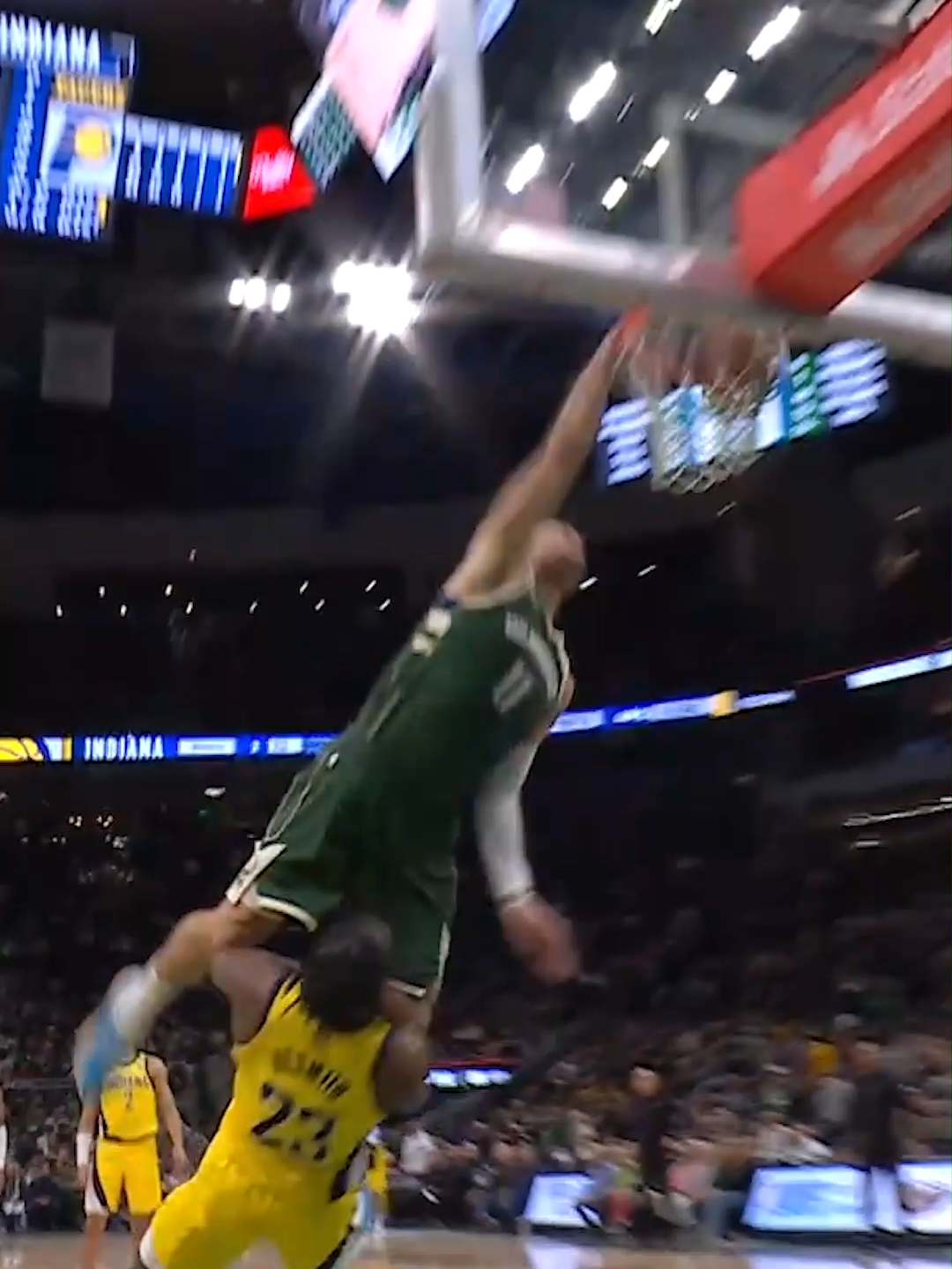 💥 ALERTE SLAM DUNK !!! Brook Lopez en puissance ! #NBA #NBAplayoffs #playoffs #brooklopez #basketball #basket #slamdunk #dunk #highlight #highlights #skills