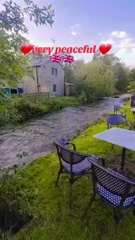 Kia khyal ha is jaga k baray ma 🥰❤️✌️#trendingsong #100kfollowers #lovetravel #exploruk❤️✌️🇬🇧 #bestplacestovisit 