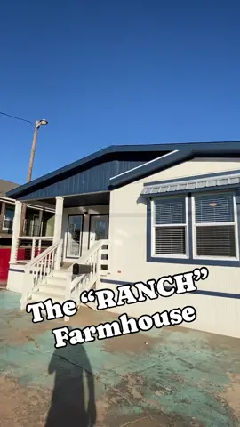 This Farmhouse mobile home is the “Ranch” and it’s super saucy!!😉 This prefab house model is located at Pratt Homes! WATCH THE FULL TOUR ON THE CHANNEL FOR ALL THE INFO AND PRICING, link in bio! #mobilehome #prefabhouse #newhome #housetour #farmhouse #realestate #manufacturedhomes #house 