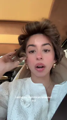 Take my dominican blowout out with me : you know its good when your hair shrinks 4 inches  #dominicanblowout #dominican  #dominicanblowouts #dominicanhairsalon #santodomingo #blowout 