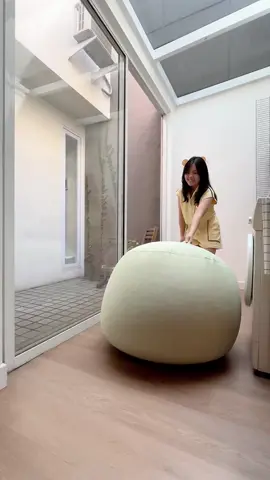 Besar, bulat, empuk dan semua suka  ❗️ Yes , namanya Gummy Bean Bag Casha. Wajib punya dirumah kalo kamu mau hidupmu lebih nyaman. Ssstt best seller nih, jangan sampai kehabisan warna yang kamu mau yah .. #beanbag #cashabeanbag #kursiempuk #fyp #beanbagindonesia #fyp #pilihlokal 