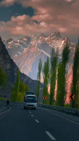Beautiful Skardu Road ♥️ Weekly Trips ki Details ky lia tikok, Insta Ya Whatsaap Pay Rabta Kijyay. Group or Families ky Lia Special offer 4 Seats Book karain 1 Seats Mukammal Free. 8 Din 7 Din 5 Din Hunza Skardu Ky Trips Har Friday Lahore sy Departure Karta ha. . . . #skardu #tour #trending #beauty #tourism #trip #foryou #explore #explorepage  #naturevibes #unfreezemyacount #ghoomopakistan #foryou #trending #skardu #skarduvalley 