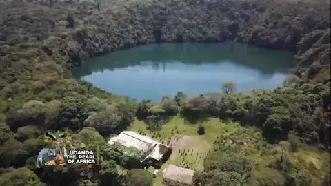 Here is the Lake on the 20,000 bank note. L. Nyinambuga #tour #fyp #viral #safari 
