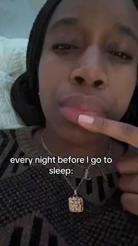 Im like so scared of the dark yall dont underatand 😭😭#therapytiktok #trending #relatable #fyp #funny #greenscreen 