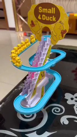 The duckling climbs the stairs #educationaltoy #DuckDuck #recommend #tiktok 