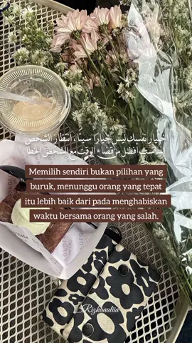 #fypp #quotes #arabicsong #syairarab #syaircinta #quotesislamic🥀 #sendirilebihbaik #pasanganyangtepat #xyzbca 