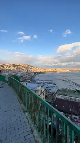 napoli. #perte #foryou #foryoupage #fypシ #fy #fyyyyyyyyyyyyyyyy #neiperte #napoli #geolier #vista #panorama #relax #fup 