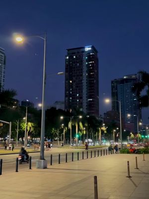 A Busy Night in Manila #fyp #street #streetlights #citylights #night