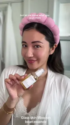 Korean Skincare Products for ✨Glass Skin✨ The Mixsoon Bean Essence which you’ve probably seen the Korean celebrities and makeup artists use and it does not dissappoint! #mixsoon #mixsoonbeanessence #glasskin #glasskinroutine #skincarereview #eoeopartners #skincareroutine #koreanskincare #koreanbeauty #sensitiveskin #skincaretips #beautytips #CapCut 