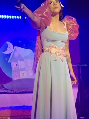 And syrup is still syrup in a sippy cup…  #melaniemartinez #fyp #k12tour #sippycup #crybaby 