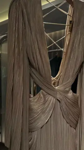 #‏هلا باللي معه ليل الخميس يقدّم التبجيل ‏هلا باللي قدومه صمت و الدنيا تسمّع له  ‏هلا بالكوثر اللي برّد الاشواق عقب الويل ‏ذبح له نارٍ أبطت فالضلوع العوج مشتعله