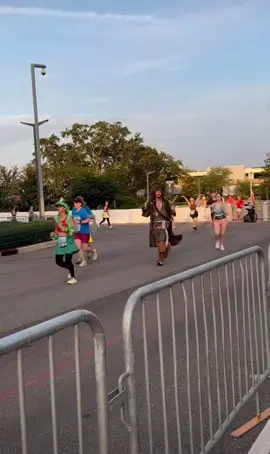 Jack sparrow😅@joggingjacksparrow thanks for the video #piratesofthecaribbean #piratideicaraibi #pirates #run 