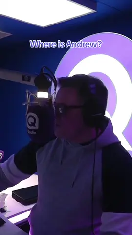 Where is Andrew?! 😆😂 Comment below your guess @andrewryancomedy @Connor Brennan @amy mcguckin  #qradio #whereisandrew #breakfastshow #radioshow #presenter