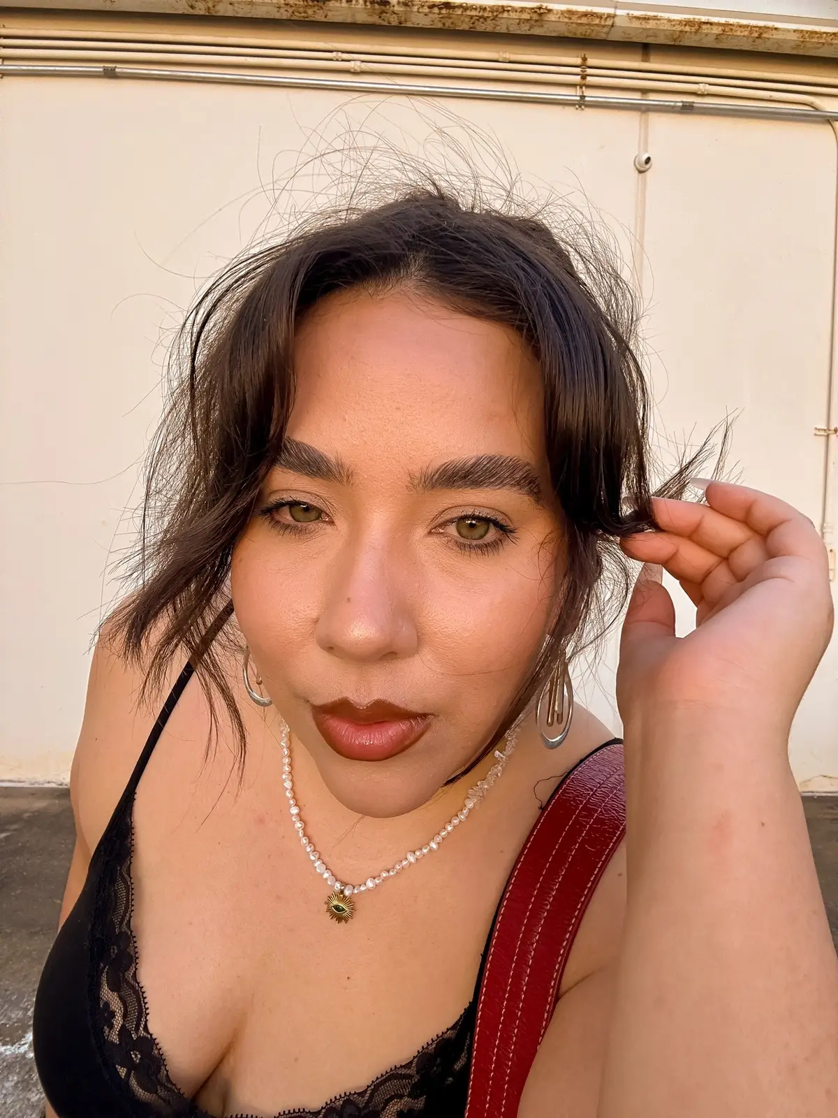 One thing about her 🌷🌼🌹🌺  The wind was not a paid actor & it wouldn’t leave, this was the best I got 🙃  #springfashion #spring #outfitinspo #fashion #latinafashion #contentcreator #texas #california #tjsdulcevida #heybitches #forthegirlies #latinastiktok #latinacontentcreator #latinastiktok #beauty #spring #springfashion #springtime 
