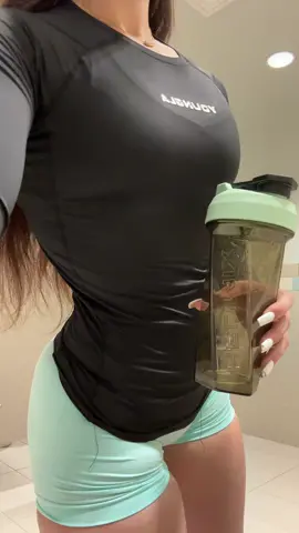 mid ahh pump @YOUNGLA code “Luvr” #fyp #foryou #foryou #gym #GymTok 