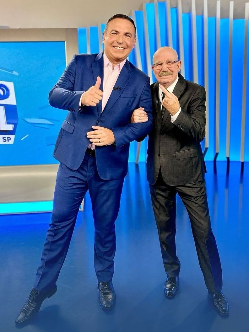 Sim, Lombi e Gottino são os melhores cascas de bala das nossas tardes 🥰 Ah, aproveita e já marca o seu aqui 🍬 #RECORD #BalançoGeral #CascaDeBala #Viral #reinaldogottino #renatolombardi