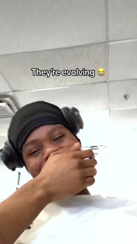 This is a clip from my tik tok live btw 😭 #tiktoksouthafrica🇿🇦 #fypシ #foryou #livingabroad #viral #k1llcharly_ 