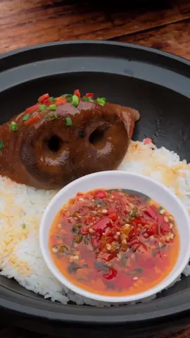 Big pig nose #tiktok #eat #fyp #foryoupage #shopping 
