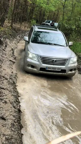 Лексус сів на пузо... Але скажу Вам що цей автомобіль багато де проїхав. Ставлю ЛАЙК ЛХ 570 )  #offroad #offroading #offroad4x4 #offroad_challenger #offroadoutlaws #offeoadingeditz #offroadtiktok #offroadlife #offroader #offroadktp #offroadracing #4x4 #4x4offroad #4x4oficial #4x4life #житомир #житомир #житомирскаяобласть #lx570 #lexus #lexuslx570 