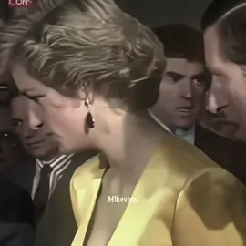 #MICHAELJACKSON || the way he looked at her..🥹❤️‍🩹 #fyy #rge #fyyyppppppppp #foryoupage #elbruso #viralvideo #fyyyyyyyyyyyyyyyy #notimpersonating #mjjinnocent #makethisviral #mjjforever #michaeljosephjackson #michaeljacksonmyheart #fanpage #michaeljackson #kingofpop #mjjthebest #fakebody #fy 