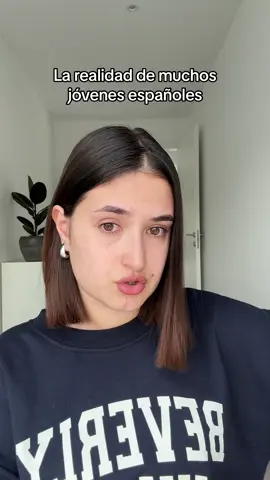 Este vídeo sin duda es el más intenso para mí hasta la fecha. No creo que vuelva a subir vídeos por el estilo pero sí que es una opinión que necesitaba compartir. Hay algo que me ha faltado decir en el vídeo.Alemania también tiene cosas buenas a parte de las oportunidades profesionales. Es un país precioso, con paisajes increíbles y lleno de oportunidades. Levantarme todos los días, salir afuera y literalmente sentir que vivo dentro de un pulmón natural no tiene precio 🌲 . La tranquilidad y paz mental que me aporta no tiene palabras ♥️ Aprovecho también aquí para agradecer a mis padres por haberme educado con total libertad, apoyándome en cada decisión y nunca soltarme de la mano.  Espero que este vídeo se vea y entienda con todo el cariño y respeto con el que yo lo he hecho 🤍  #parati 