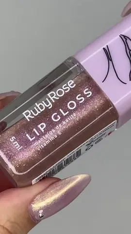 impactada com a dona @rubyrose_brasil #naoepublimaspoderiaser #rubyrose #rubyrosemakeup #rubyrosemaquiagem #glossrubyrose #rubyroselipgloss #lipgloss #lipglosses #gloss #glossylips