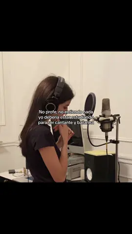 Algo que amo desde niña 🥹❤️‍🩹✨ #musica #cantante #bailarina #ballet #danza #danzaclassica #danzacomtemporanea #micuritaalcorazon #desdeniña #tiktok #sueñosymetas #misueño 