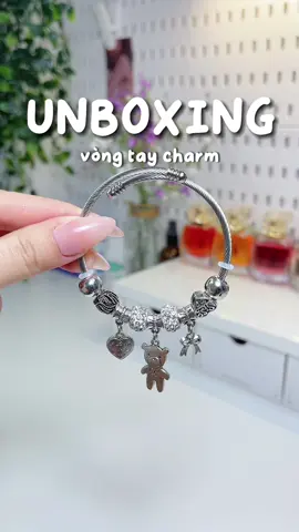 Vòng tay charm siu xinh nhà Tif Watches #vongtay #tifwatches #vongtaynu #vongcharm #vongpan #quatangbangai #chualanh #lactaynu #unboxing #unbox #thaothichriviu #viral #xuhuong #xh #trending #foryoupage #muataitiktok 