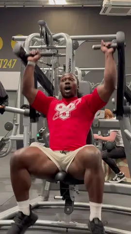 When ur bf uses the weights AFTER YOU @Kwame Duah #foryou #viral #comedy #gymhumor #laughs #funny #strong #lift #backfire  #GymTok #gymmeme  #boyfriend #girlfriend #couplegoals #gymcomedy