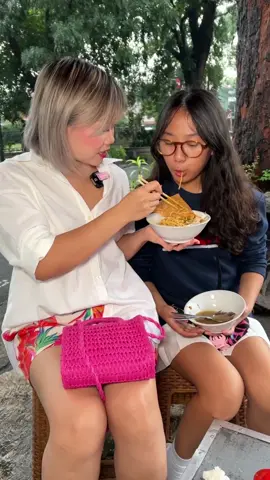 Btw ini konten mamah aku, repost disini biar kalian ngiler mie ayam 😋 #yingxianvideo ini video bbrp bulan lalu ya