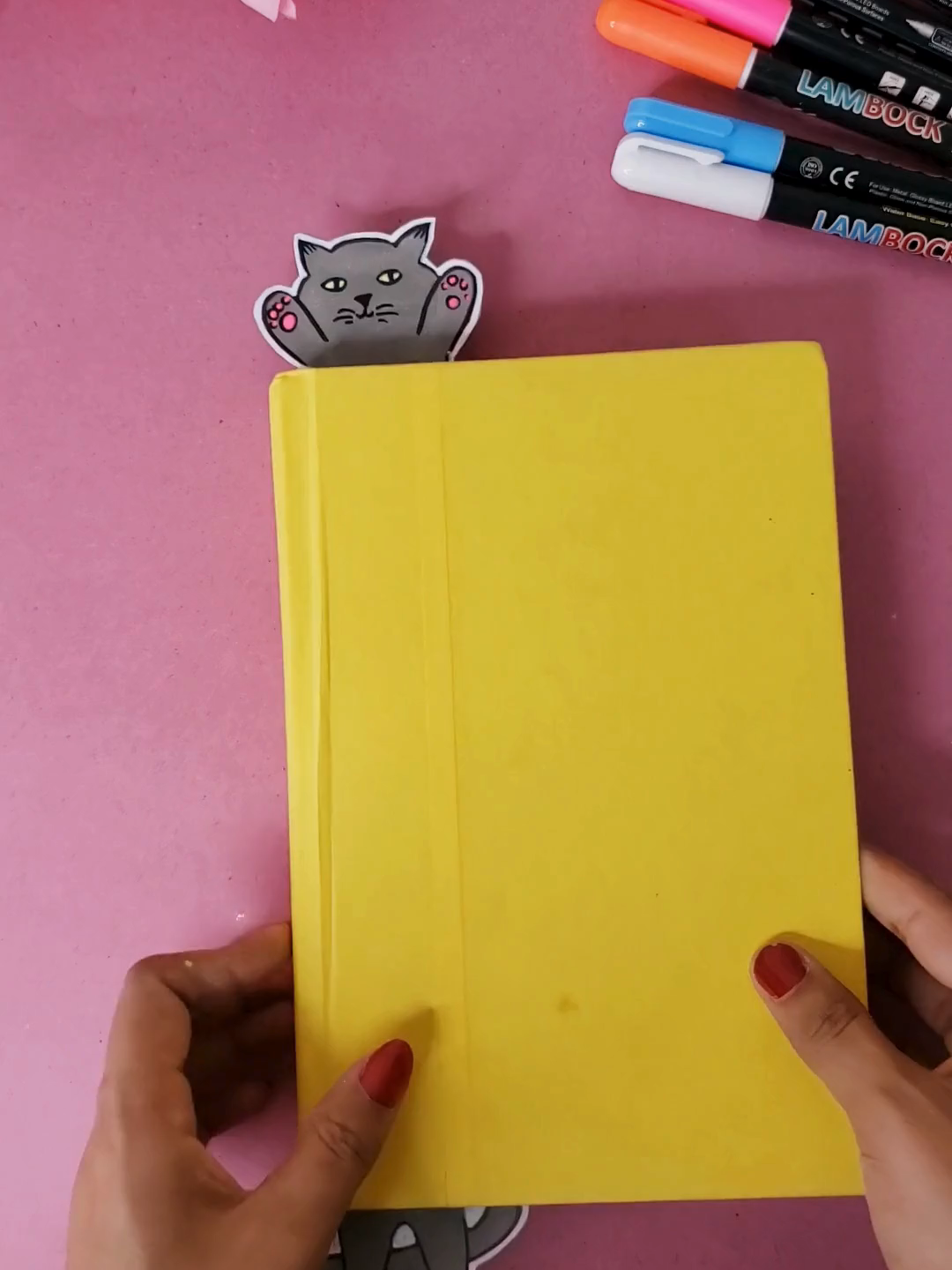 DIY Cat Bookmark  with card paper and chalk markers🐈 📖 #DIY #cat #bookmark #lambockstore #artandcraft #foryoup #fyp #usa