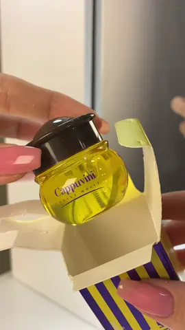 Te imaginas el nivel de hidratación de este producto 🍯♥️ #cappuvini #cappuvinicol #cappuvini #mielcappuvini #miel #mielparalabios #lipgloss #makeup #maquillaje #vira 