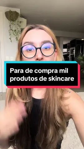 A pele não tem tantas necessidades quanto a internet nos faz crer. Para um tratamento efetivo temos que escolher um objetivo e os outros melhorarão no decorrer. Se você quer saber mais a fundo sobre como escolher o produto certo, qual seu tipo de pele, o que fazer em caso de acne, pra que servem os ácidos, meu curso é perfeito para você. O link está na bio e fica aberto até segunda feita (29/04).  #skincare #rotinaminimalista #skinimalism #cuidadoscomapele #marinafarmaceutica ib: @ShereeneIdriss 