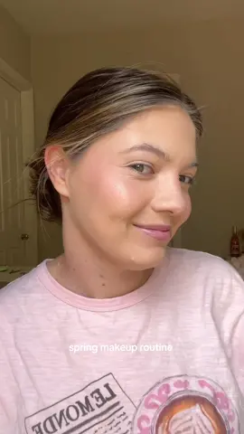 Speing makeup routine - all products linked on my ltk #makeup #MakeupRoutine #makeuptutorial #springmakeup #everydaymakeup 