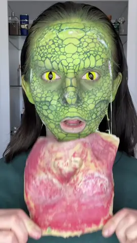 Peel it off🥴 #weird #funny #lipsync #sfxmakeupartist #facepaint #creativemakeup #lizardsoftiktok #conspirancytheory #makeuptutorial #makeup 