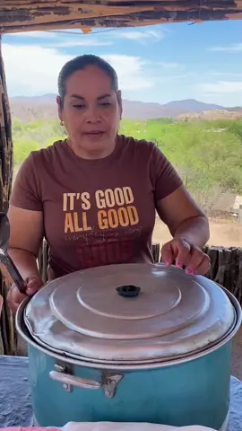 Ya voy a partir la cuajada para hacer asaderas sigamen en Youtube Erika Arce Elenes 