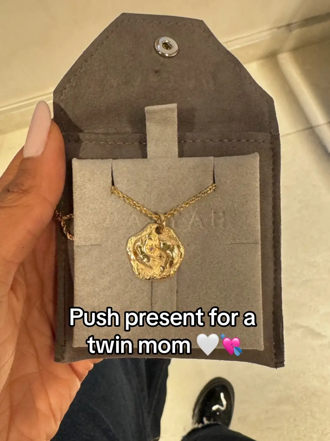 Push present for a mom of twin Pisces 🤍✨