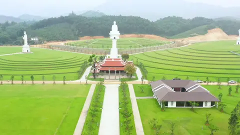 MỞ BÁN CÔNG VIÊN NGHĨA TRANG THIÊN ĐƯỜNG TUYÊN QUANG ✔️Lần đầu tiên xuất hiện dự án Công viên nghĩa trang Thiên Đường cao cấp bậc nhất Việt Nam tại vùng đất mẫu linh thiêng Tuyên Quang. ✔️ Siêu HOT: Mở bán đợt 1 đồi Thiên An (Đại tượng Phật thích ca Mâu ni) và đồi Thiên Tâm (Đại tượng Địa tạng vương bồ tát): 3 mặt hướng thủy - Thế đất tiền bao thủy thổ trùng trùng điệp điệp. ✔️ Chỉ mất 75 phút đi từ Hà Nội hoàn toàn bằng cao tốc. ✔️ Vị trí tựa sơn - hướng thủy, thế đất mang dáng hình Linh Quy có địa vận 160 năm ✔️ Dự án chuẩn resort 5 sao cao cấp bậc nhất Việt Nam, hơn 90% diện tích cho cảnh quan xanh, tiện ích & công trình tâm linh ✔️ Khuôn viên mộ phần cao cấp và tinh tế - kế thừa tinh hoa kiến trúc lăng tẩm triều Nguyễn ✔️ Dự án được nhà nước quy hoạch bài bản, pháp lý chuẩn chỉnh, vài trăm năm không lo di dời. ✔️ Dự án mới mở bán đợt 1 giá siêu tốt, tiết kiệm tới hàng trăm triệu đồng. 💥 ƯU ĐÃI KHỦNG GIAI ĐOẠN 1 - SỐ LƯỢNG CÓ HẠN 🎁 Giá chỉ từ 11 triệu/m2 🎁 Chiết khấu tới 6% GTSP 🎁 Miễn 20 năm phí QLDV 🎁 Quà tặng tới 1 chỉ vàng ------------------------------------------- Liên hệ ngay để đăng ký tham quan đất Mẫu Tuyên Quang và dự án hoàn toàn miễn phí ☎️ Hotline: 0934 524 445 🍀 CÔNG VIÊN NGHĨA TRANG THIÊN ĐƯỜNG - MIỀN THẢNH THƠI, MIỀN DI SẢN 📌 Xã Lang Quán, Huyện Yên Sơn, Tỉnh Tuyên Quang #Congviennghiatrangthienduong #Congvienvinhhang #TuyenQuang #HaNoi #Nghiatrangsinhthai #congviennghiatrang #datsinhphan