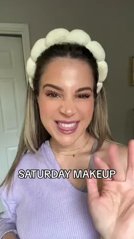 Happily married but Taylor takes me back to those messy early 20s real quick✌🏽. Who else had a Peter? Btw, @meritbeauty cannot do wrong when you are a mom in a rush! Always have it shoppable in my bio ✨.  #meritbeauty #glowymakeup #saturdayvibes #momvibes #acneproneskin #ttpdtaylorswift #ttpd #lowtoxbeauty 