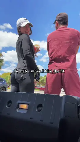 WAIT FOR THE END!!! 🤣 THE WAY HE CALMED DOWN ONCE HE GOT THE SPOTLIGHT. 