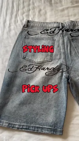 What we thinking of the fit? 😵‍💫 . . Jorts gifted by @Edhardyeuropeofficial 🙏🏽❤️ . . #ptso #fashion #jorts #edhardy #fyp #foryoupage 