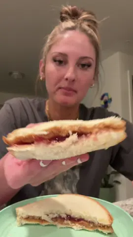 im obsessed with peanut butter and jelly i havent eaten anything else so heres another vid of it #mukbang #mukbangeatingshow #eatwithme #mouthsounds #peanutbutterjelly #eating #peanutbutterandjelly #peanutbutterandjellysandwiches 