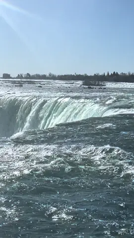 Niagara falls is my chilhood dream 🥹❤️#canada🇨🇦 #canada_life🇨🇦 #fyp #fypシ #foryou #foryoupage #trending #viralvideos 