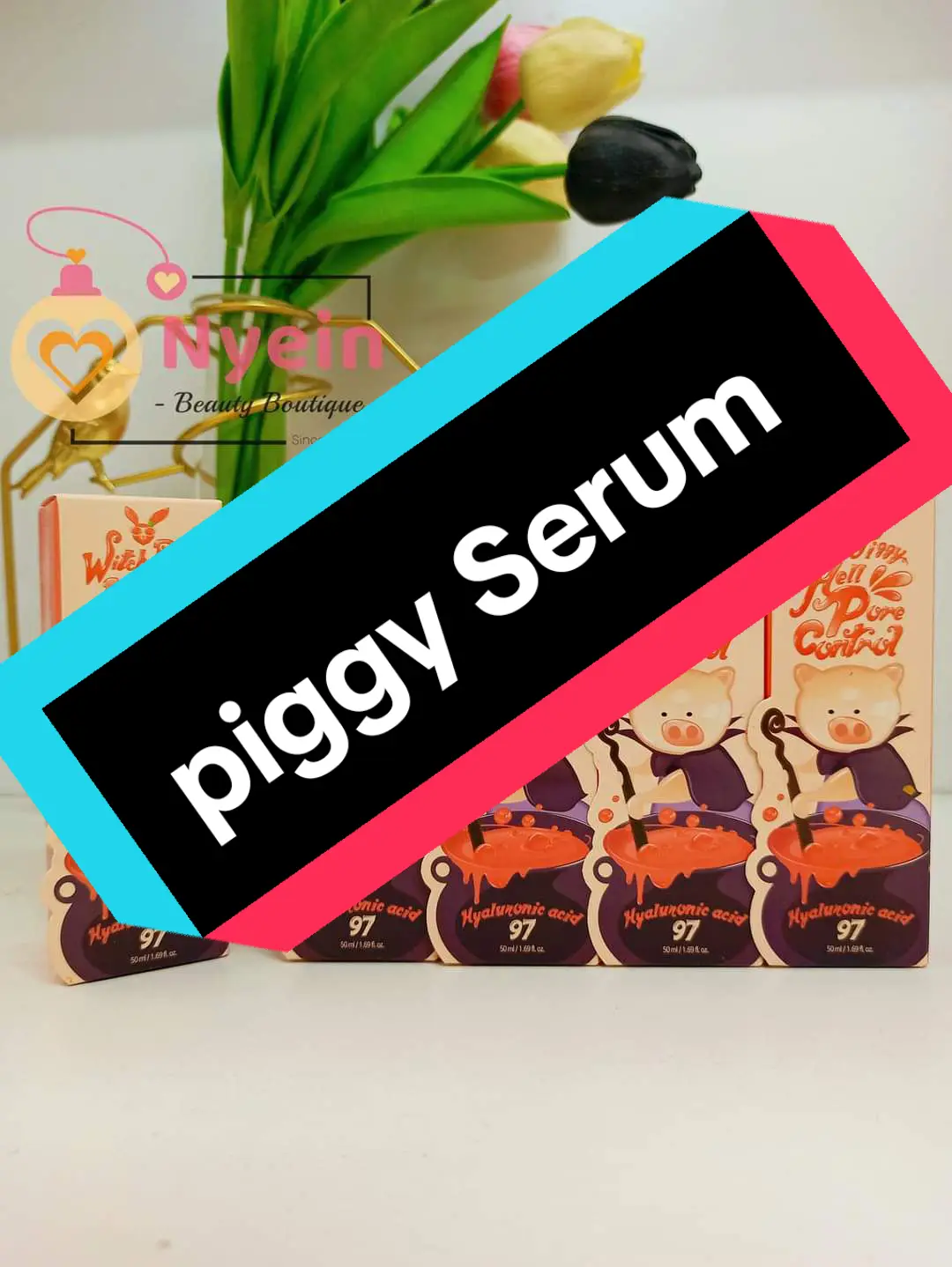 ချွေးပေါက်ကျဉ်းပြီး Glow စေတဲ့ piggy serum ✅Sensitive သမားတွေရော ဝက်ခြံ အဆီဖု ထွက်တဲ့ Acne Prone skin ပါ သုံးလို့ ရပါတယ်  ✅ဝက်ခြံ /တင်းတိတ် နဲ့ အရေးအကြောင်းများကိုသက်သာပျောက်ကင်းစေပြီး ချွေးပေါက်လေးတွေကျဉ်းစေတာက သူ့ရဲ့အဓိလုပ်ဆောင်ချက်ပါ 😍 Hyaluronic acid 97% ပါတယ်ဆိုတော့ကား...အသားအရေကိုကြည်စိုပြီး တင်းတင်းအိအိလေးဖြစ်နေမှာအမှန်ပဲ 🥰 🐷သုံးပြီးသိသိသာသာကို glow လာစေတဲ့အပြင် Pore Control ပါဝင်လို့ ချွေးပေါက်တွေကို ကျဉ်းသွားစေတယ်   🐷Anti Aging သမားတွေအတွက်  အရေးအကြောင်း အရေပြာတွန့်နေတာတွေကိုလည်း ပြေလျော့စေပြီး တင်းတင်းရင်းရင်းဖြစ်စေပါတယ်နော် မျက်နှာသစ်ပြီး ချက်ချင်းလိမ်းရုံပဲ နော်  #piggyserum  #nyeinbeautyboutique 